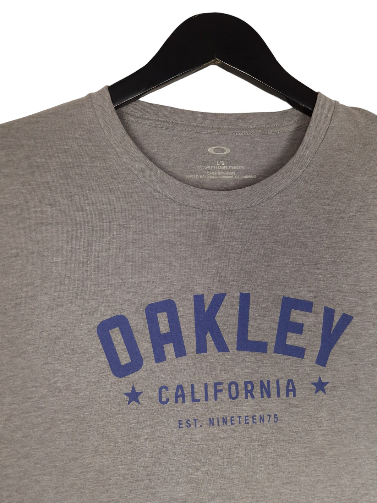 Oakley Short Sleeve T-Shirt - Size Large