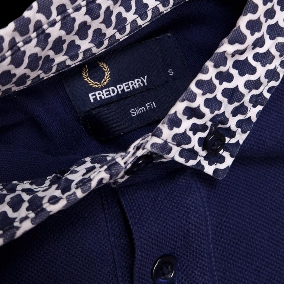 Fred Perry Polo Shirt In navy blue Size Small Slim