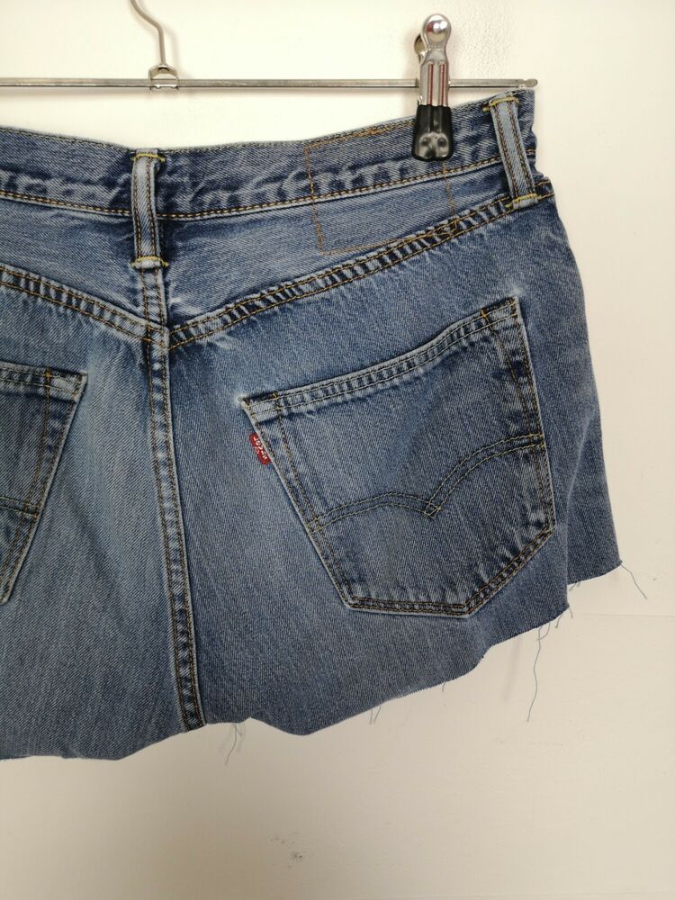 Levi's Denim Shorts - Size W32 UK 12