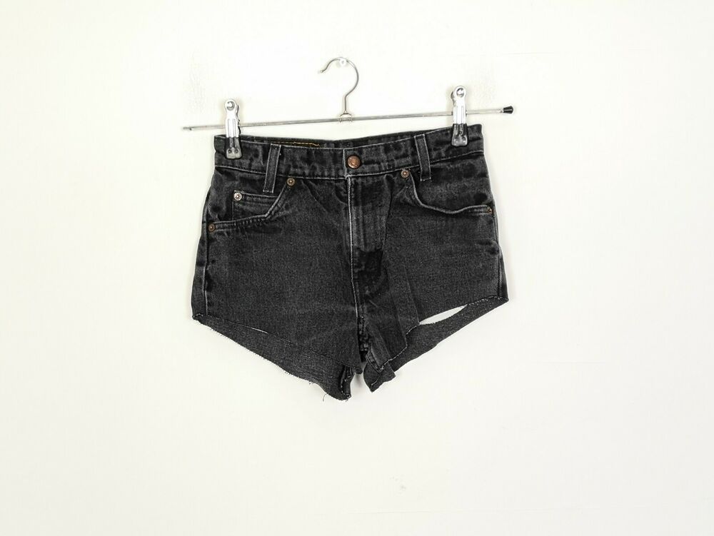 Levi's 550 Denim Shorts - Size W26 UK 6